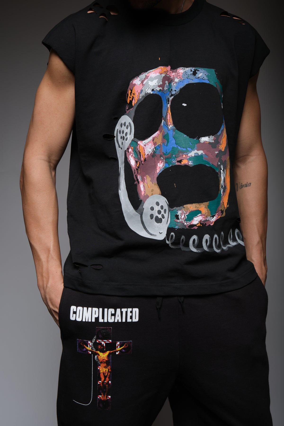 CALL YOUR DEALER DISTRESSED SLEEVELESS T BLACK, DYSTOPIA