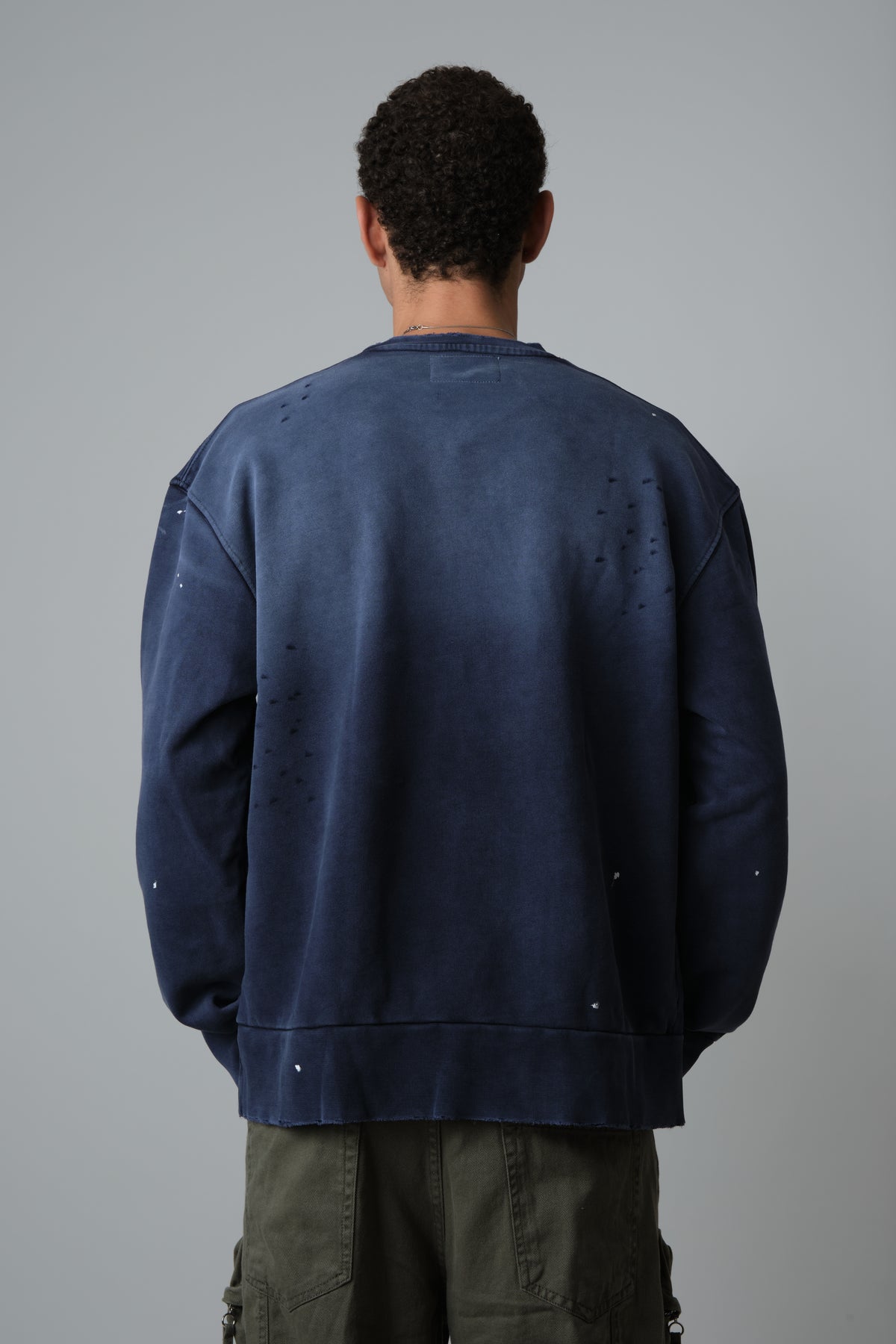 BLU RAW DISTRESSED SWEATSHIRT