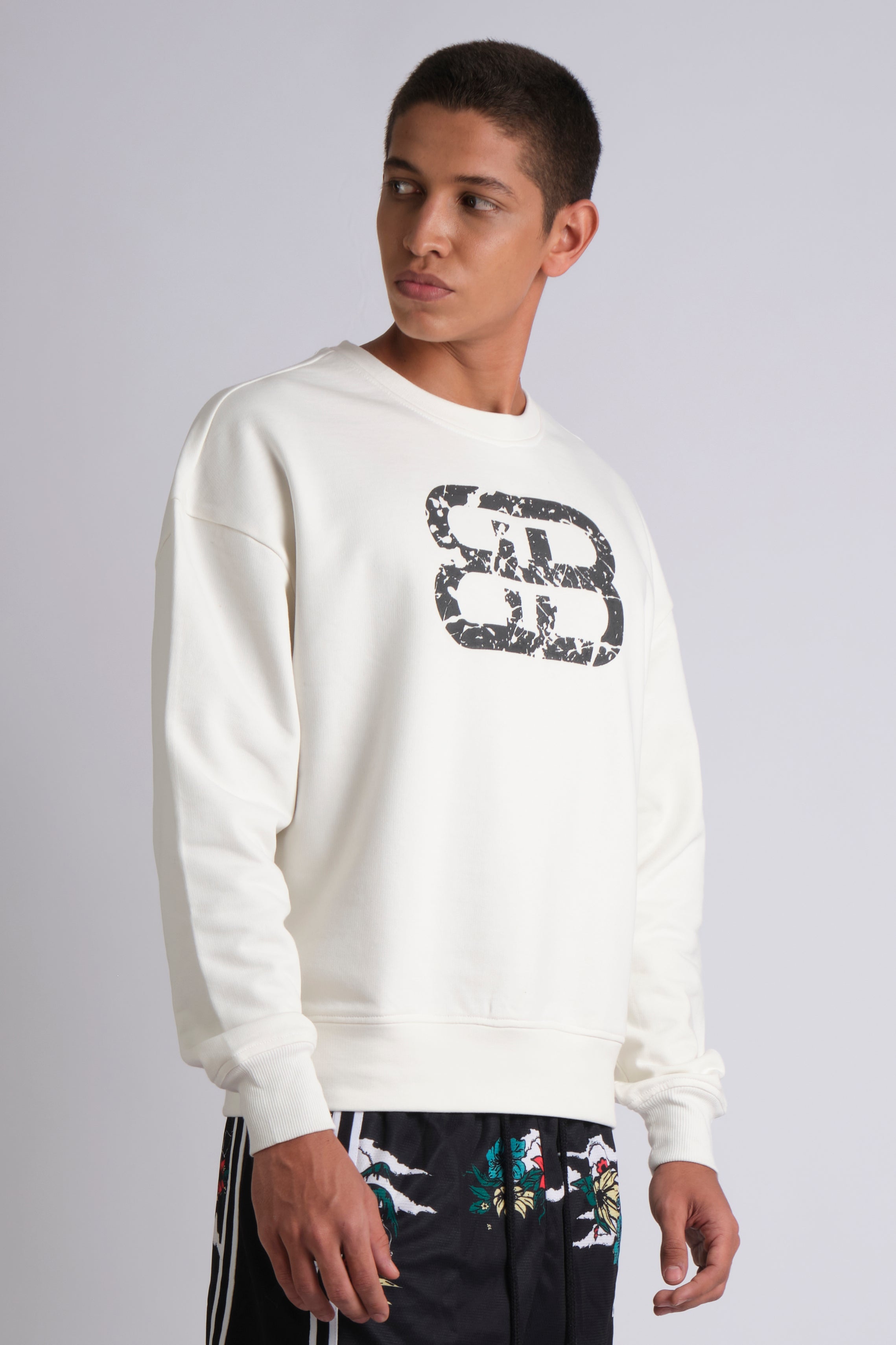 WHITE STACKED DISTRESSED LOGO CREW NECK SWEATSHIRT