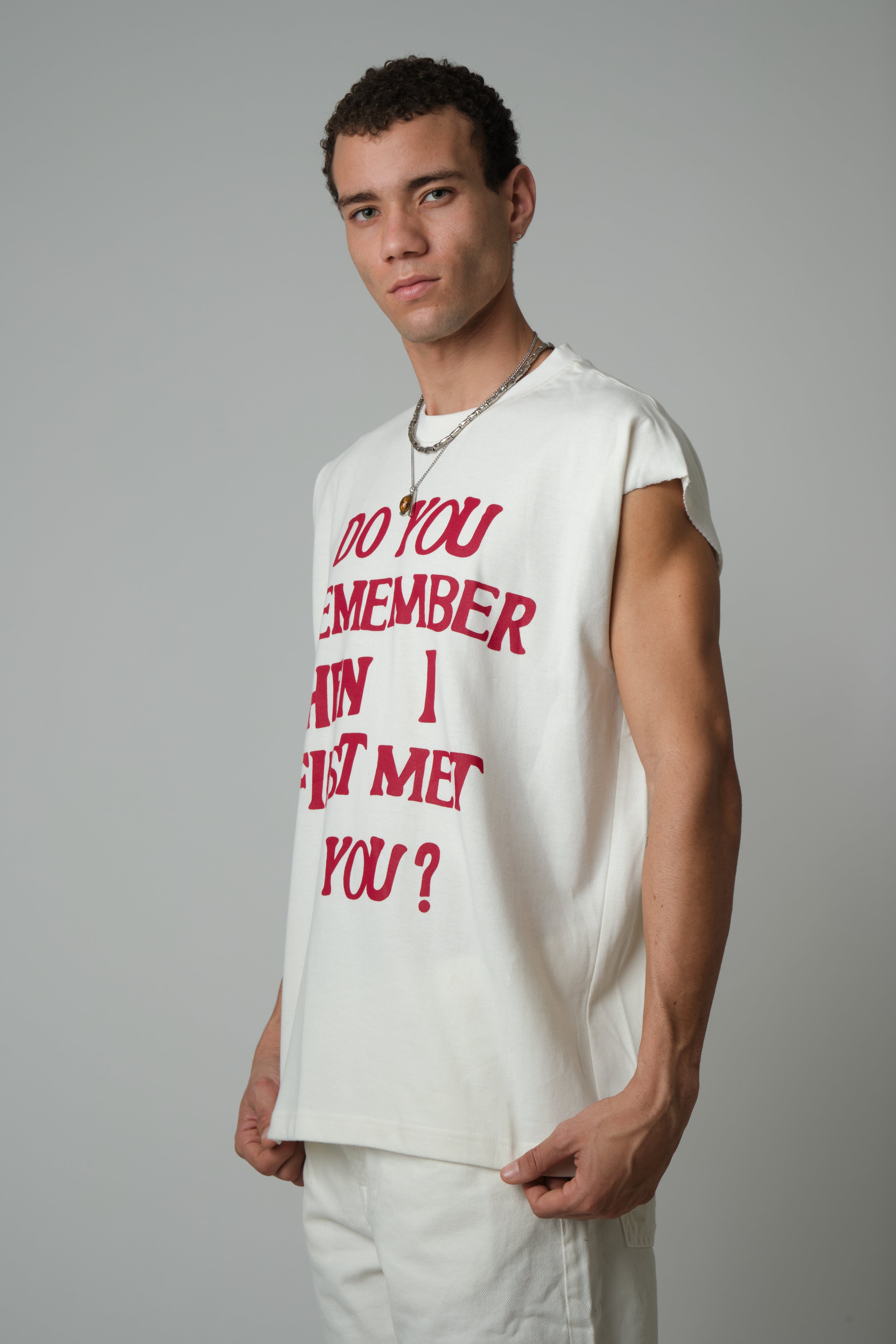 WHITE NOSTALGIA SLEEVELESS TEE