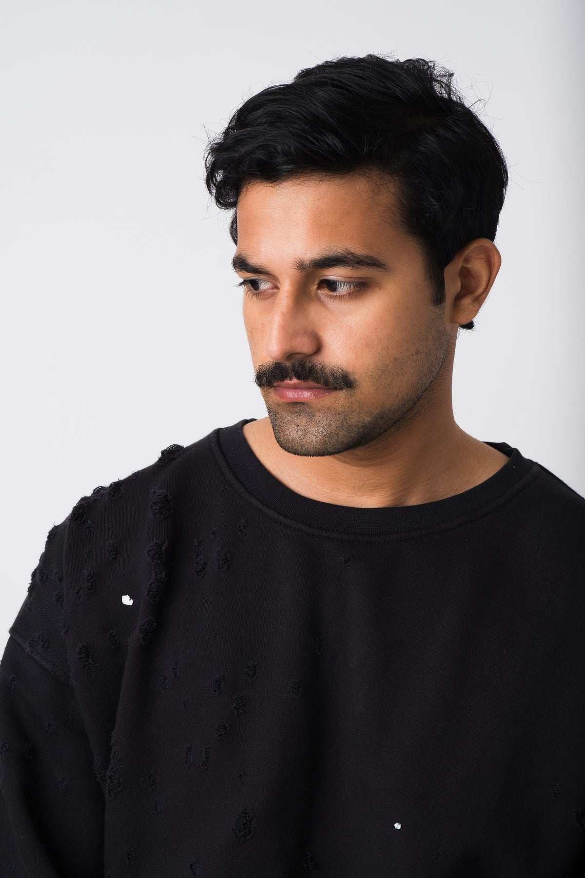 BLACK RAW HANDWRITTEN DISTRESSED ATELIER CREW NECK
