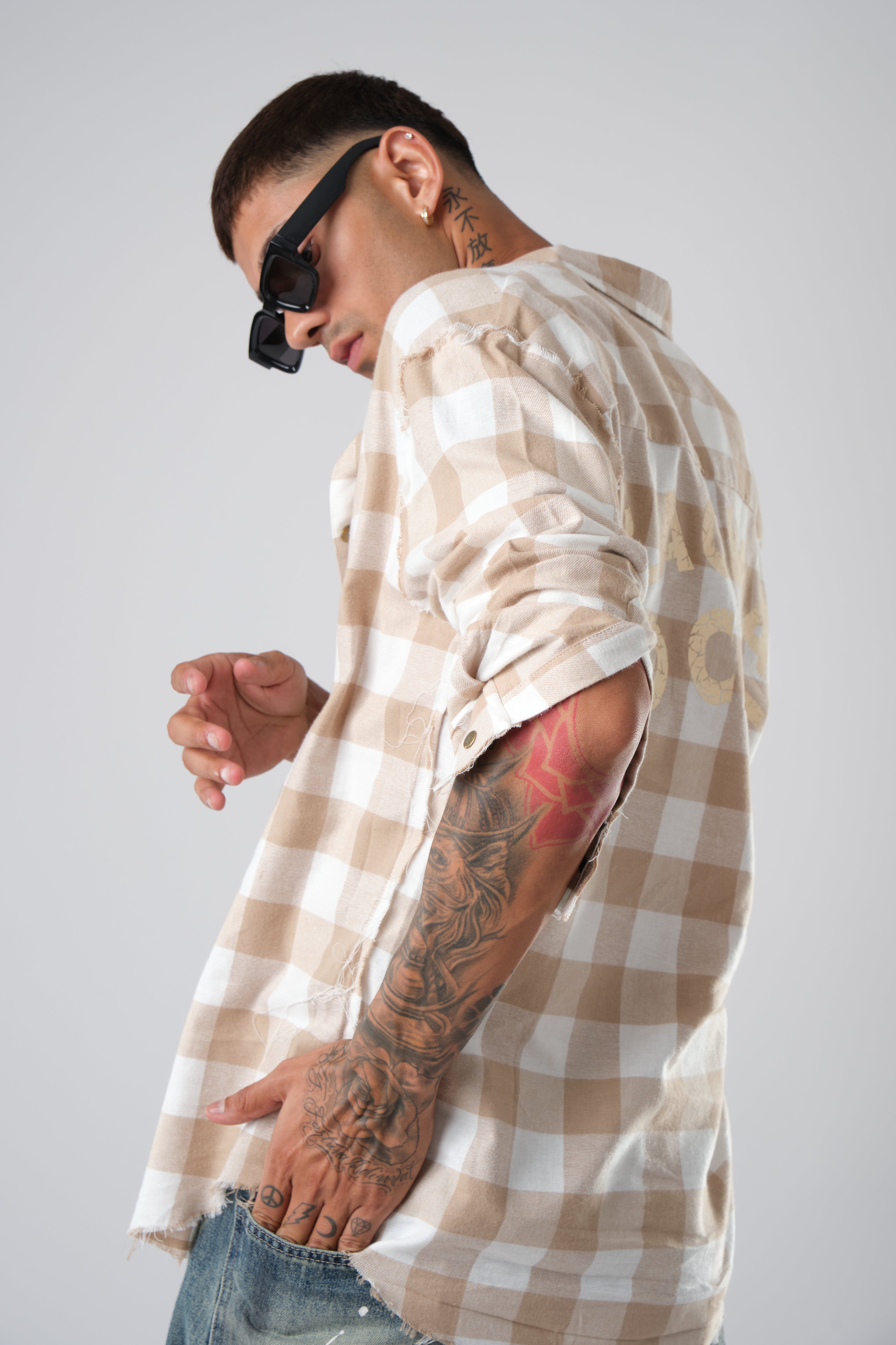 SHREDDED SEAM DROP NECK SHIRT BEIGE PLAID