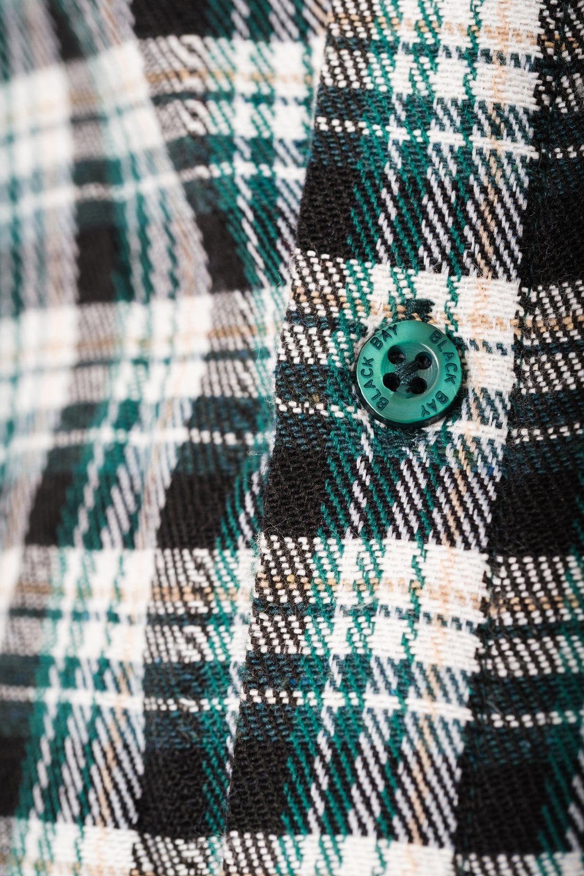 MOSS RIOT PLAID SHIRT