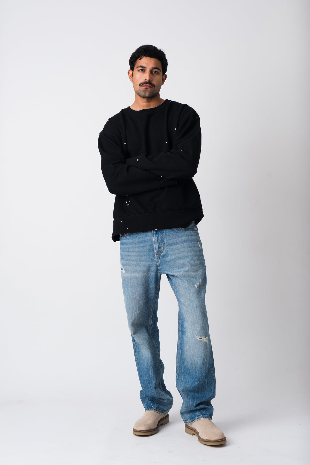 BLACK RAW DISTRESSED ATELIER CREWNECK