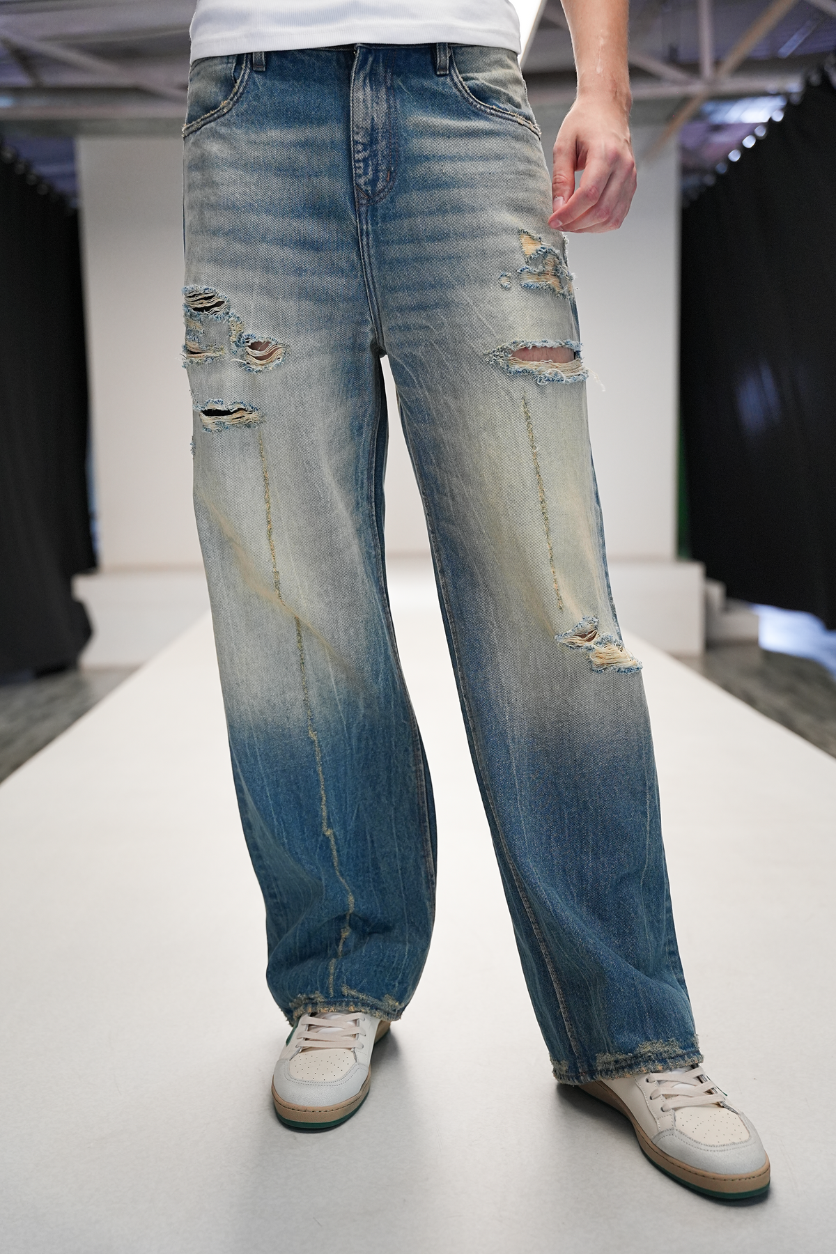 EROSION BLUE RAW EDGE DENIM