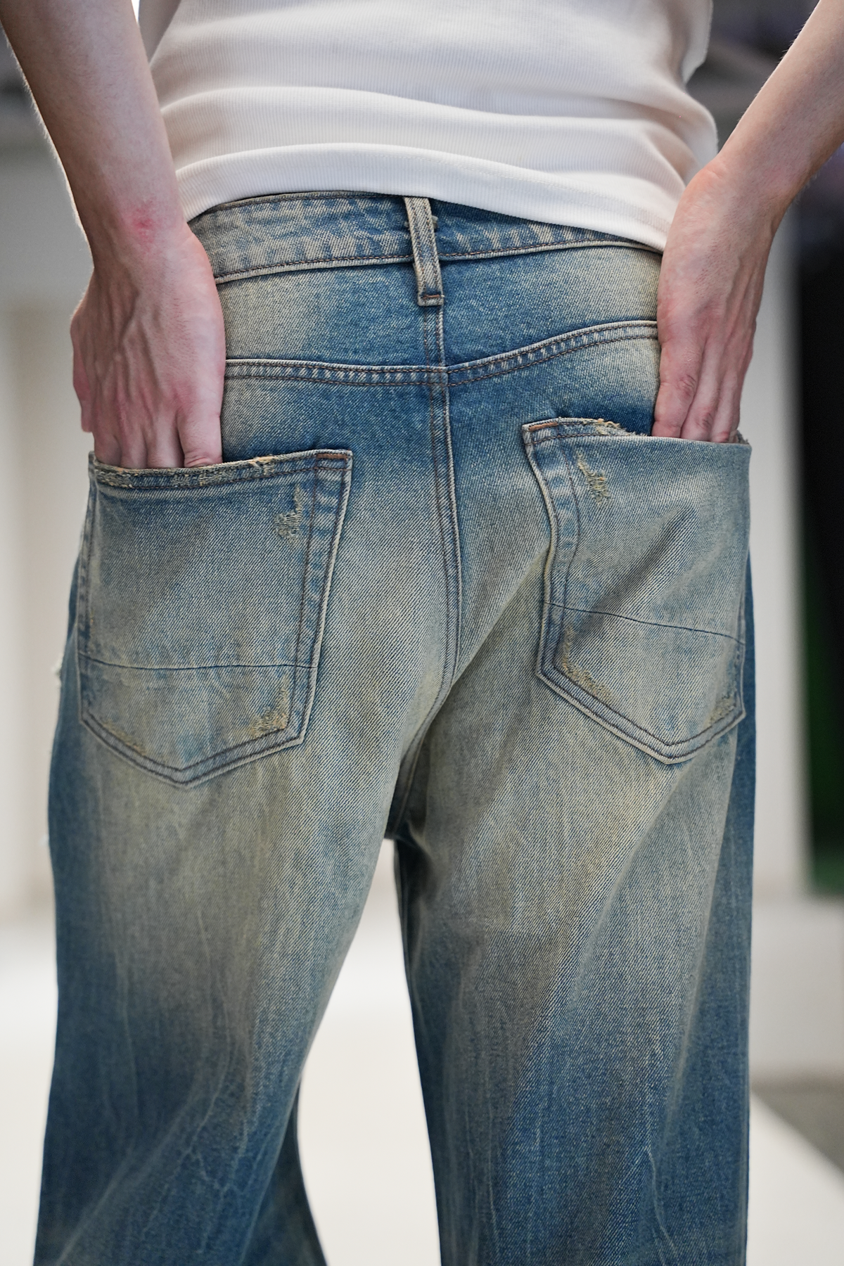 EROSION BLUE RAW EDGE DENIM