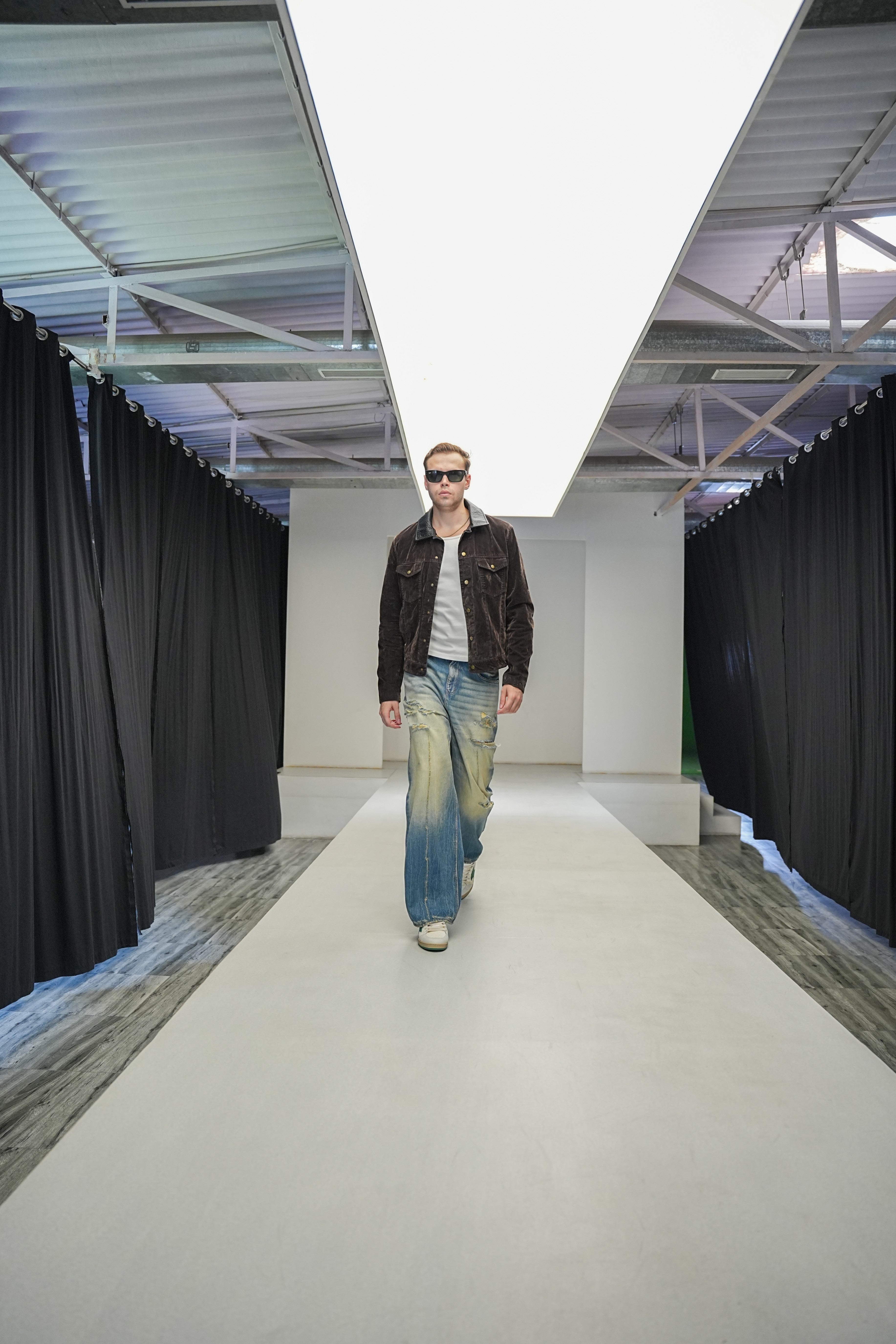 EROSION BLUE RAW EDGE DENIM