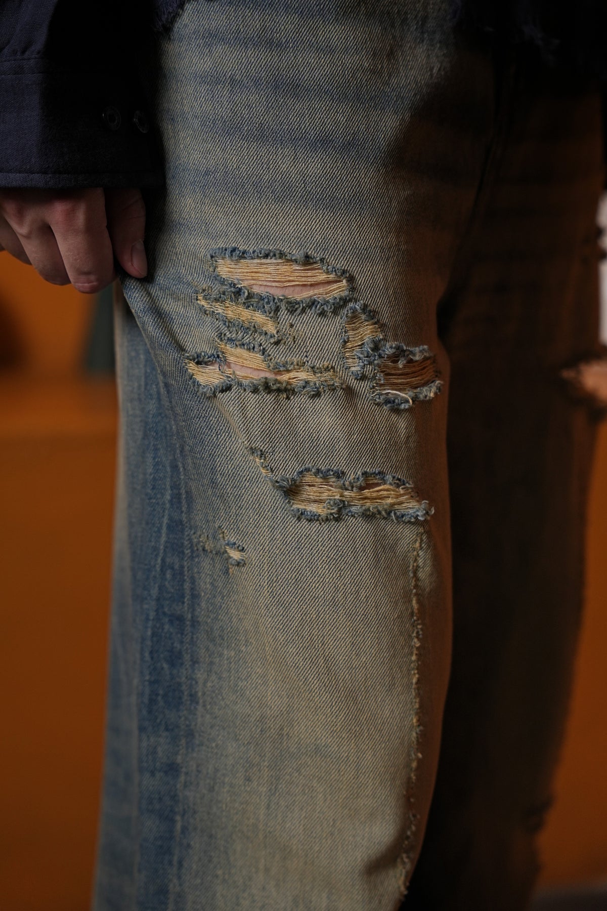 EROSION BLUE RAW EDGE DENIM